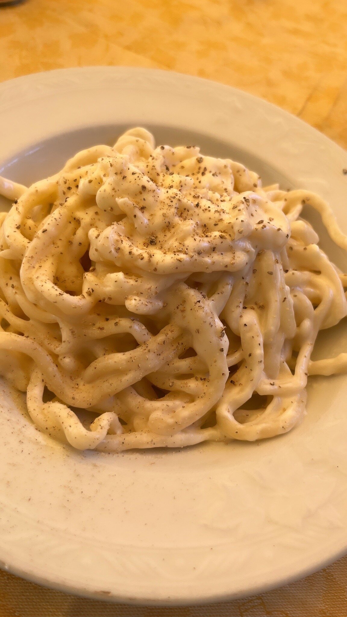 Pici cacio e pepe fatti a mano